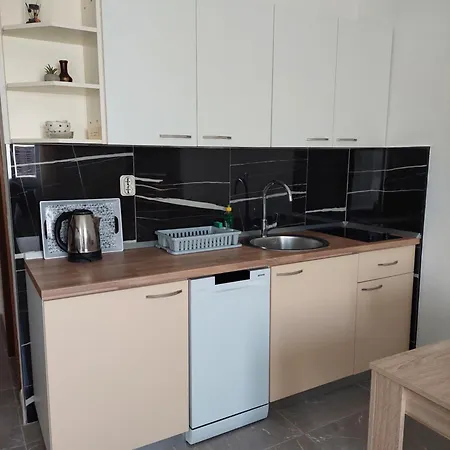 Nenad & Marija Apartman *